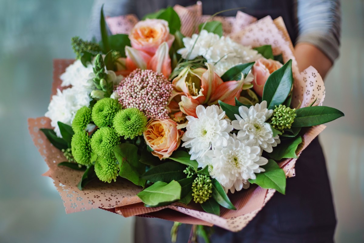 女性の誕生日に花を贈ろう