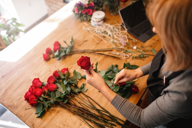 バラの花びらが押し花加工に向く理由