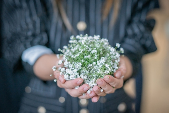 カスミソウの花束をより美しく長期保存するには？